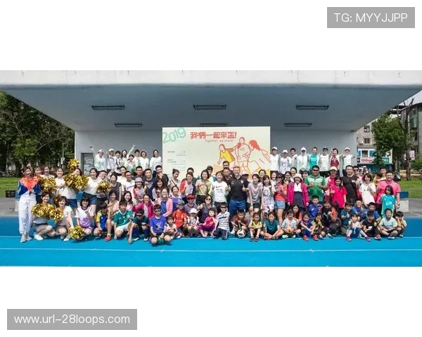 欧冠联赛阶段革新带动草根足球参与度，多地举办青少年体验活动